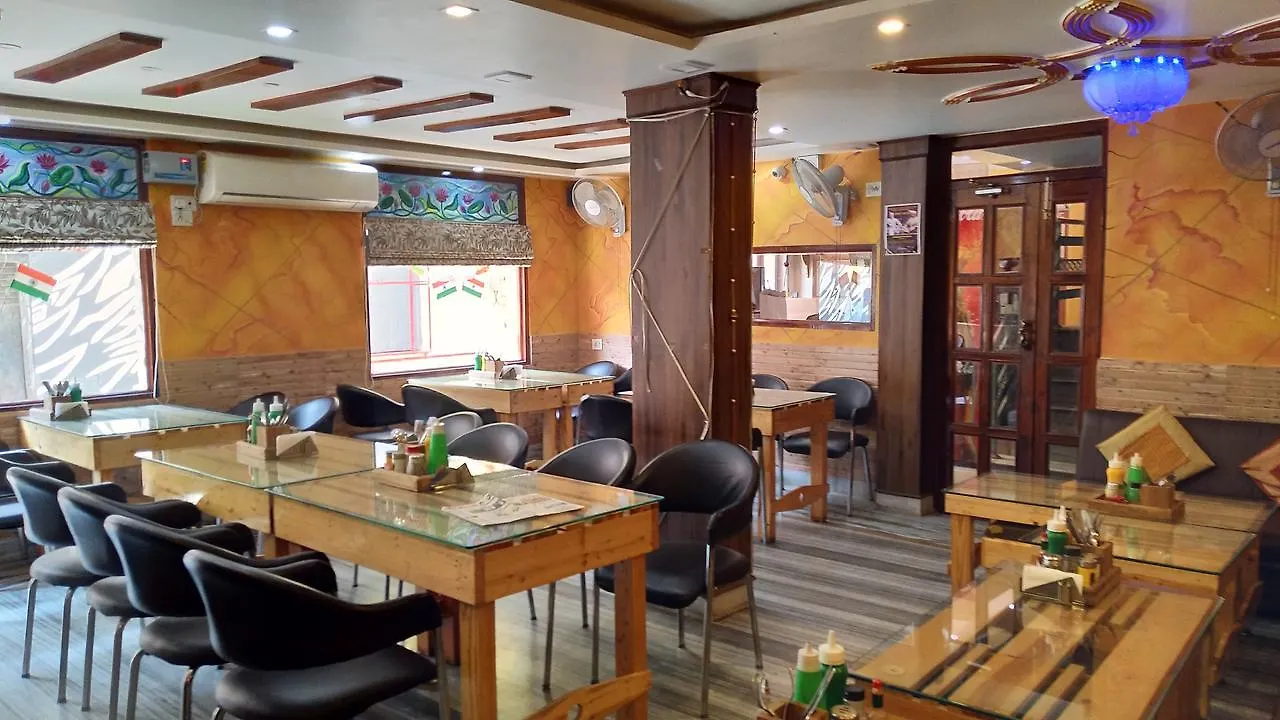 Om Shanthi Paying Guest House Varanasi 0*,
