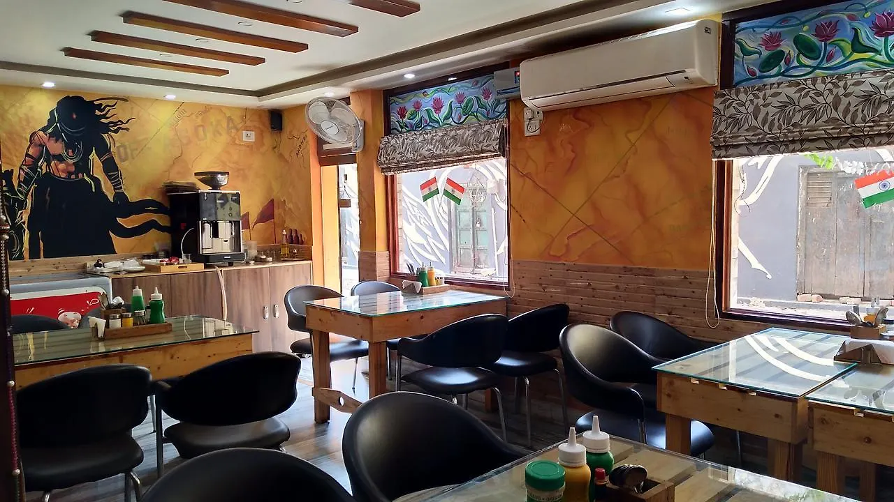Om Shanthi Paying Guest House Varanasi Hostel